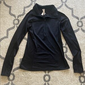 Under Armour Black top size women’s medium